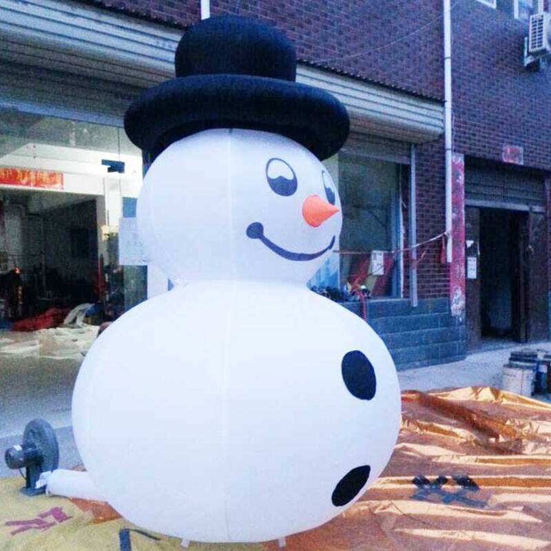 鄂温克广场雪人卡通